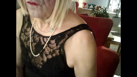 Tina online show from 02-01-25, 10:44