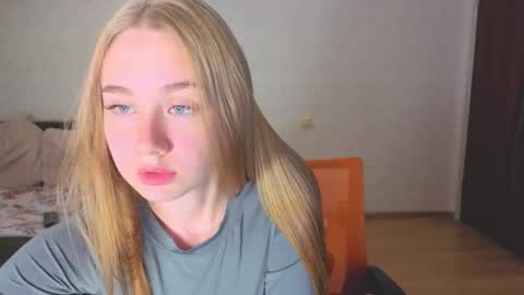 rosalina online show from 10-12-25, 02:16