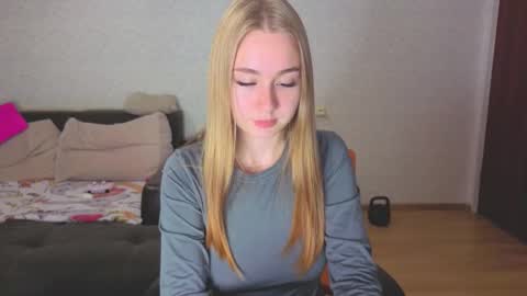 rosalina online show from 10-14-25, 08:37