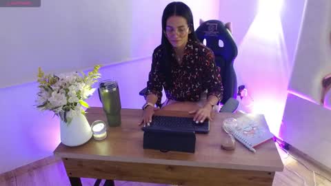 ROSALIN online show from 10-24-25, 10:55