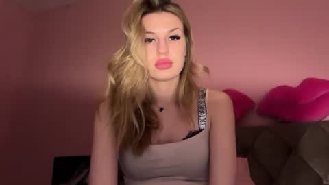 Rosalina online show from 12-13-25, 08:47