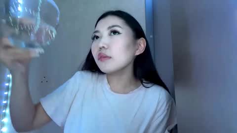 Snapshot of rosalynhandy chatting on 02-26-26, 12:59 Kira online show from 02-26-26, 12:59