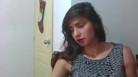 rosasvioletas online show from 12-22-25, 09:12