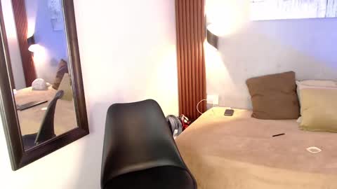 rose_crimson online show from 10-11-25, 11:25