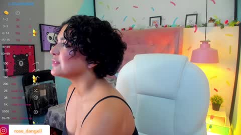 Snapshot of rose_dangel1 chatting on 12-11-24, 02:33 Rose online show from 12-11-24, 02:33