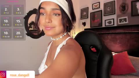 Snapshot of rose_dangel1 chatting on 02-21-25, 10:26 Rose online show from 02-21-25, 10:26