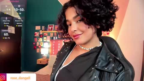 Snapshot of rose_dangel1 chatting on 02-25-25, 03:38 Rose online show from 02-25-25, 03:38