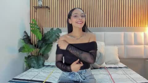 Snapshot of roseaurora chatting on 02-12-26, 12:44 roseaurora online show from 02-12-26, 12:44