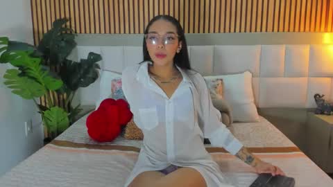Snapshot of roseaurora chatting on 02-21-26, 12:50 roseaurora online show from 02-21-26, 12:50