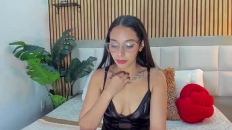 Snapshot of roseaurora chatting on 02-25-26, 01:21 roseaurora online show from 02-25-26, 01:21