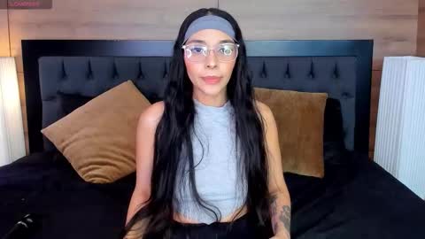 Snapshot of roseaurora chatting on 03-25-26, 11:49 roseaurora online show from 03-25-26, 11:49