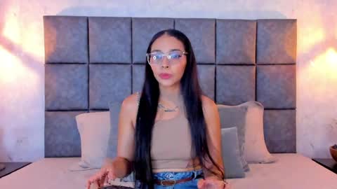 Snapshot of roseaurora chatting on 04-10-26, 12:21 roseaurora online show from 04-10-26, 12:21