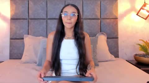 Snapshot of roseaurora chatting on 04-12-26, 11:48 roseaurora online show from 04-12-26, 11:48