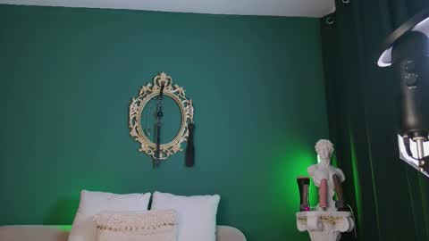 Snapshot of rosedelic chatting on 10-10-25, 01:48 rosedelic online show from 10-10-25, 01:48