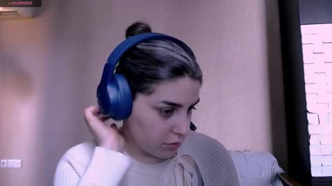 Rose online show from 11-22-25, 11:09