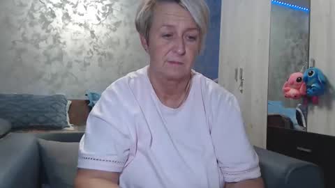 Lovepinklilly online show from 02-06-26, 06:44