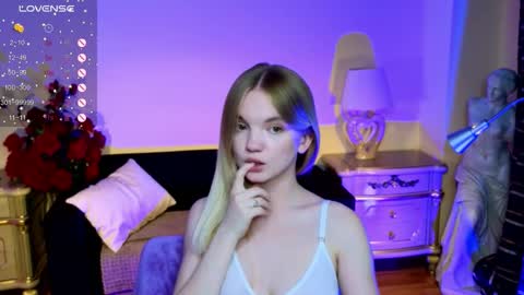 Snapshot of roses_kate chatting on 10-08-25, 12:25 Sweety Kate online show from 10-08-25, 12:25