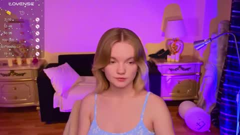 Snapshot of roses_kate chatting on 11-14-25, 11:53 Sweety Kate online show from 11-14-25, 11:53