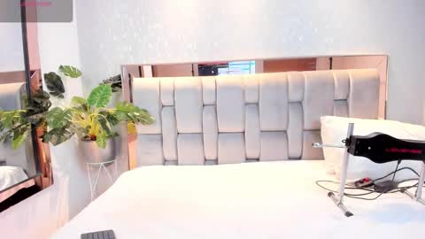 Rose online show from 10-17-25, 04:48