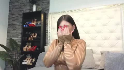 Gabriela online show from 12-18-24, 07:47