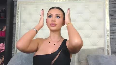 Gabriela online show from 10-14-25, 06:25