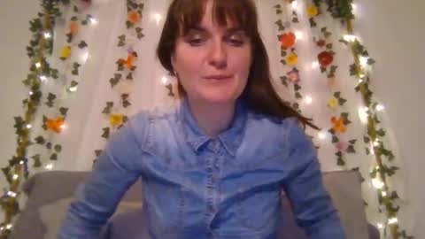 rosie_woods online show from 11-04-25, 03:27