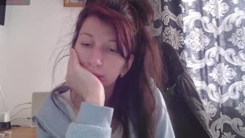 Snapshot of rosiehayes chatting on 11-15-25, 09:06 RosieHayes online show from 11-15-25, 09:06