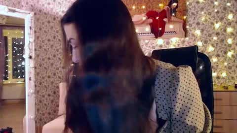 Rosie is waiting for YOU online show from 12-01-25, 03:44