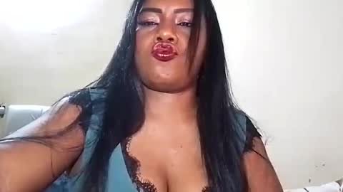 rosmerynavarro online show from 10-13-25, 04:45