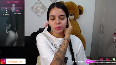 Snapshot of rossebunny25 chatting on 11-17-25, 02:01 Rosse online show from 11-17-25, 02:01