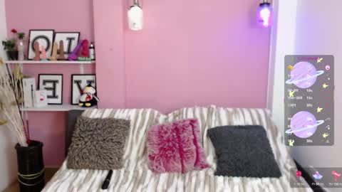 Snapshot of rossedaves_ chatting on 11-11-25, 12:05 Rosse online show from 11-11-25, 12:05