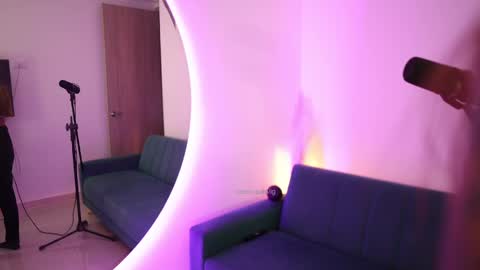 Snapshot of rosseyquiin chatting on 01-08-25, 01:42 Rossey online show from 01-08-25, 01:42