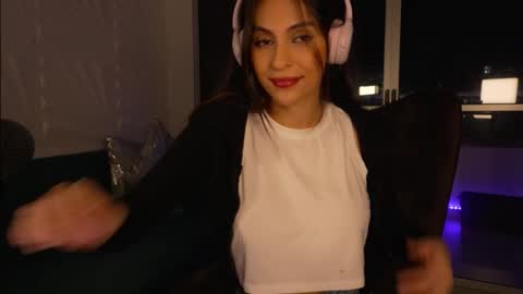 Snapshot of rosseyquiin chatting on 10-21-25, 02:01 Rossey online show from 10-21-25, 02:01