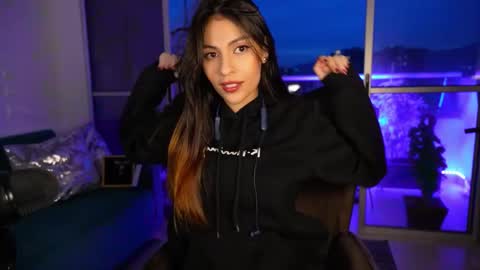 Snapshot of rosseyquiin chatting on 11-27-25, 10:56 Rossey online show from 11-27-25, 10:56