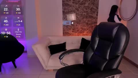 Rossie Rhoades online show from 03-03-25, 05:39