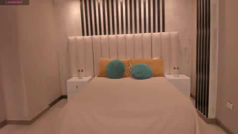 Snapshot of rossirivers chatting on 12-15-25, 11:36 Rossie Rivers online show from 12-15-25, 11:36