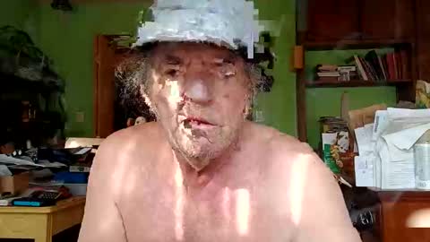 Snapshot of rotorranch chatting on 11-12-25, 07:35 rotorranch online show from 11-12-25, 07:35