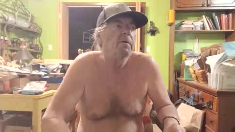 Snapshot of rotorranch chatting on 11-21-25, 06:56 rotorranch online show from 11-21-25, 06:56