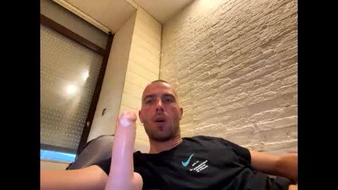 rotteei1 online show from 10-11-25, 03:43