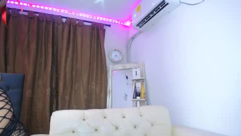 Snapshot of rous_25 chatting on 02-08-25, 12:50 rous_25 online show from 02-08-25, 12:50