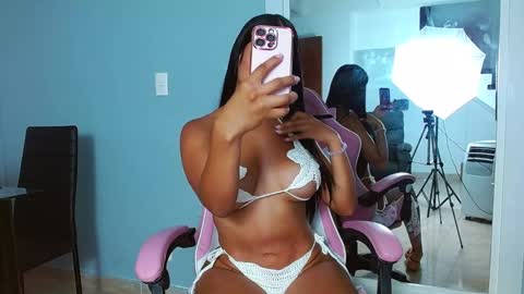 Snapshot of rousebonnett chatting on 02-01-25, 11:48 ROUSE online show from 02-01-25, 11:48