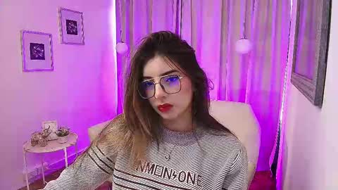 Rousee online show from 09-19-25, 01:34