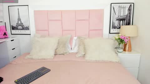 Snapshot of rousefox1 chatting on 02-04-25, 08:13 Valeria online show from 02-04-25, 08:13