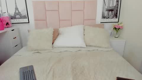 Snapshot of rousefox1 chatting on 09-10-25, 09:20 Valeria online show from 09-10-25, 09:20