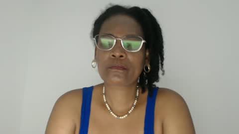 luxa online show from 10-15-25, 04:18