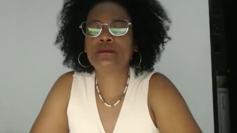 luxa online show from 10-23-25, 10:41