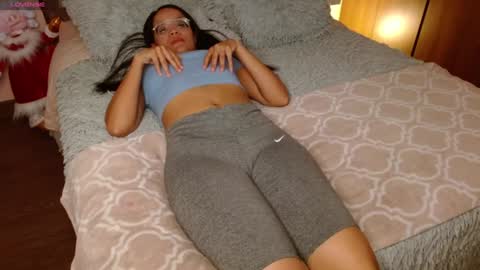 Rouss marie henao  online show from 01-09-25, 08:33