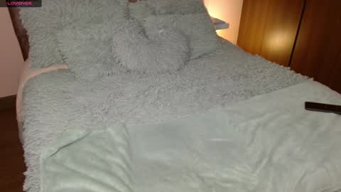 Rouss marie henao  online show from 01-12-25, 06:17