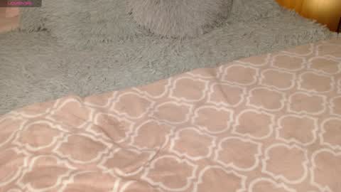 Rouss marie henao  online show from 01-18-25, 12:24