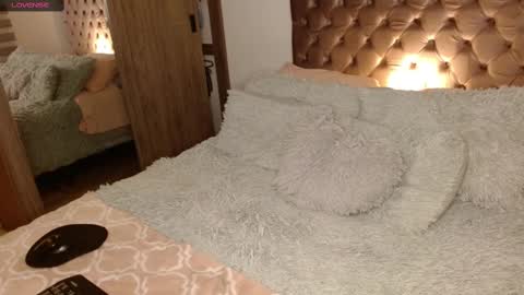 Rouss marie henao  online show from 03-09-25, 01:46